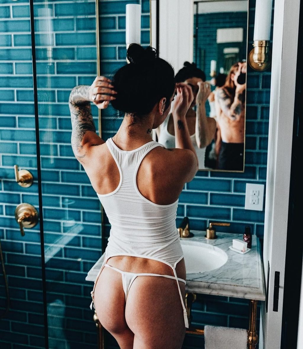 Alexandra Stark Nude &amp; Sexy (171 Photos)