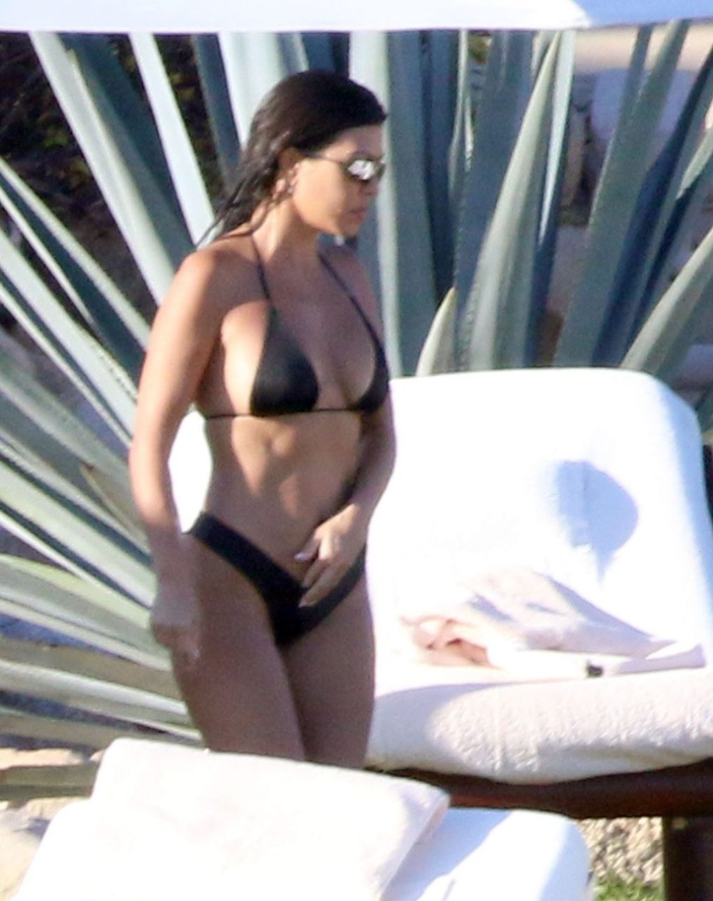 Kourtney Kardashian &amp; Sofia Richie Sexy (207 Photos)