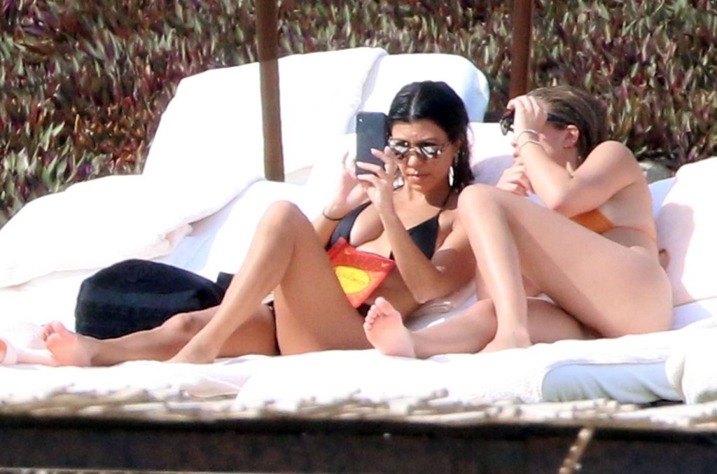 Kourtney Kardashian &amp; Sofia Richie Sexy (207 Photos)