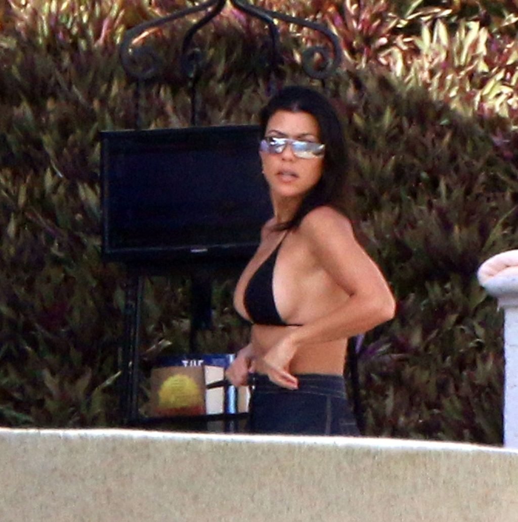 Kourtney Kardashian &amp; Sofia Richie Sexy (207 Photos)