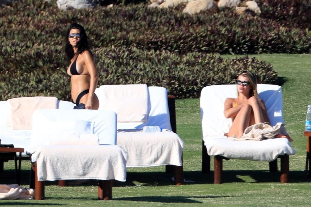 Kourtney Kardashian &amp; Sofia Richie Sexy (207 Photos)