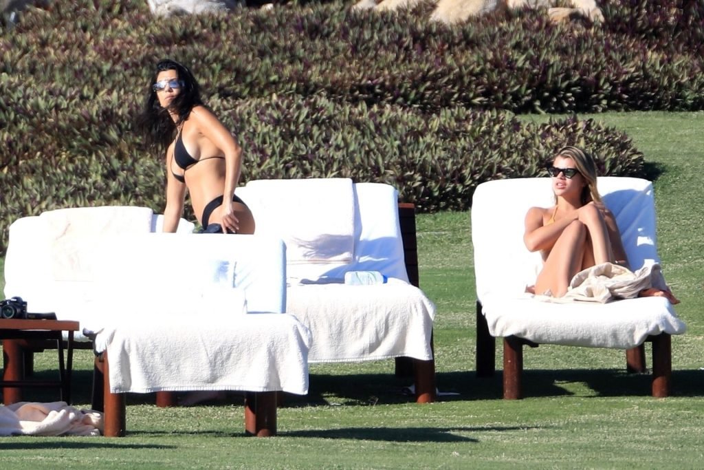 Kourtney Kardashian &amp; Sofia Richie Sexy (207 Photos)