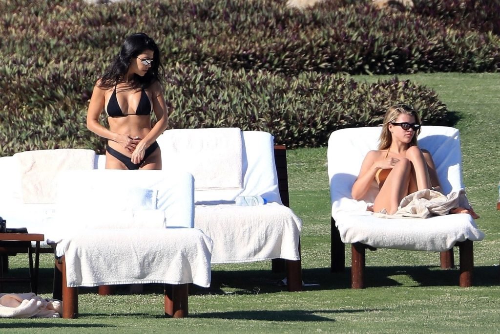 Kourtney Kardashian &amp; Sofia Richie Sexy (207 Photos)