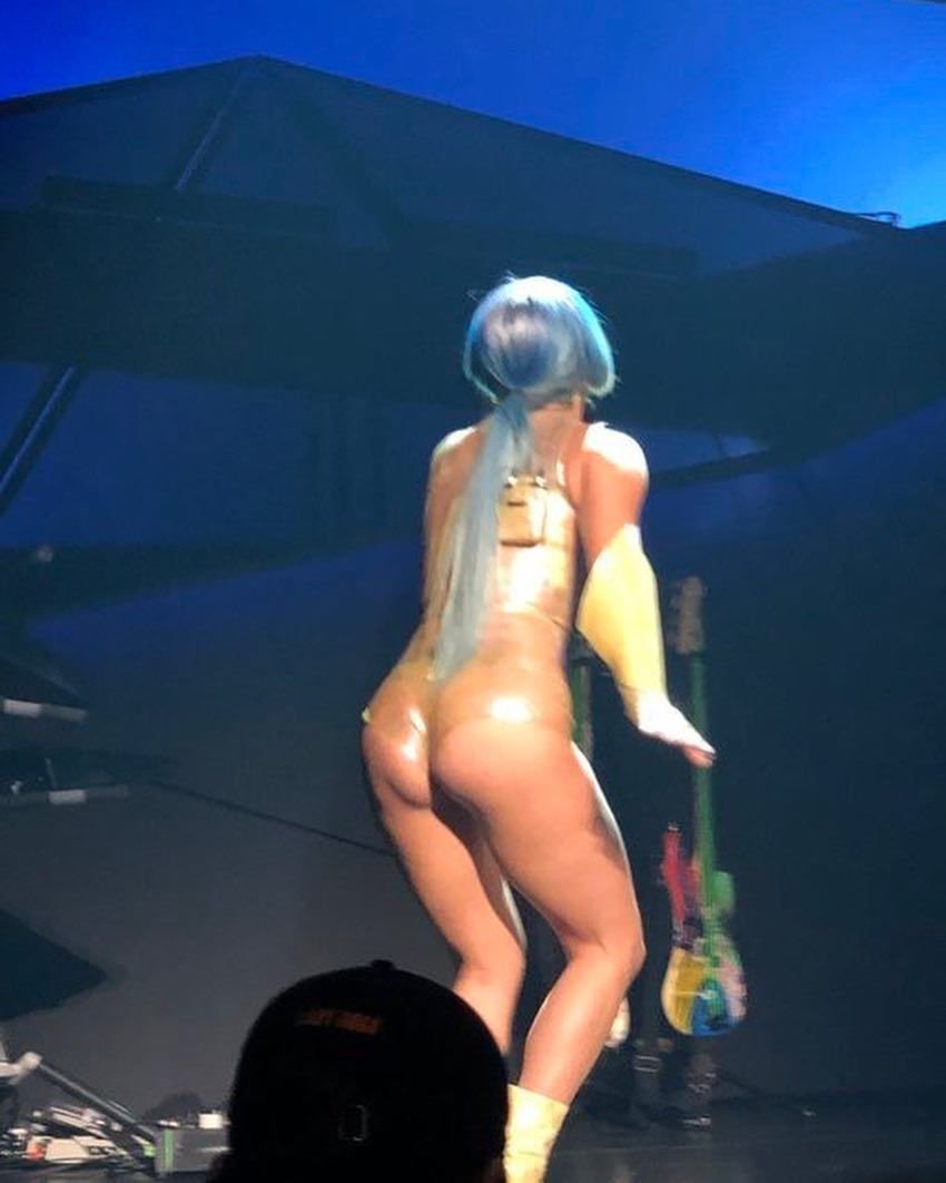 Lady Gaga Sexy (27 Photos + Video)