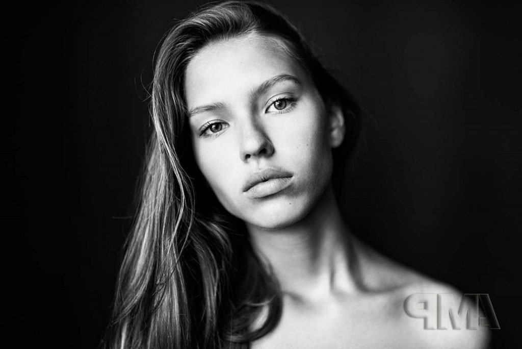 Lea Mohr Nude &amp; Sexy (153 Photos)