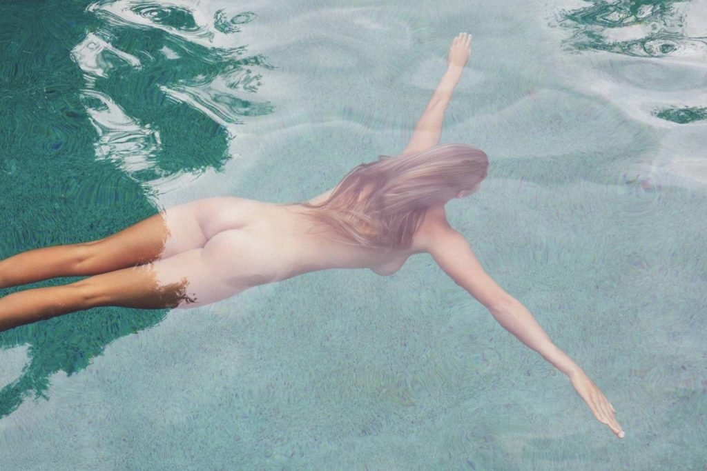 Megan Moore Nude &amp; Sexy (15 Photos)