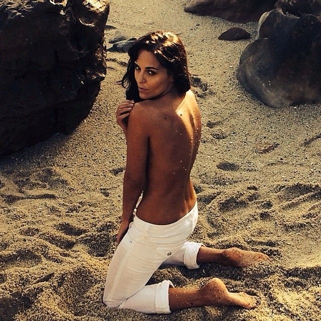 Tanya van Graan Nude &amp; Sexy (40 Photos)