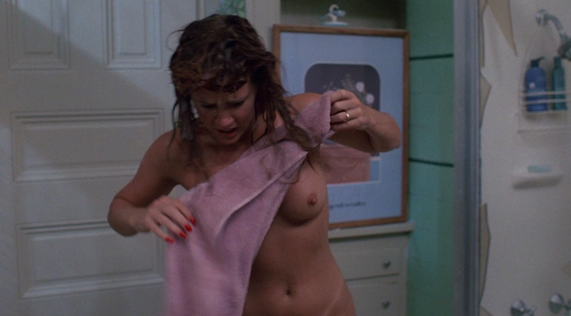Here’s a new nude&sexy photo collection of Tawny Kitaen. 