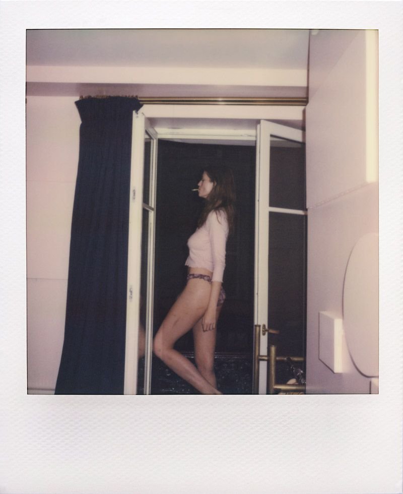 Alicia Davis Nude &amp; Sexy (46 Photos)