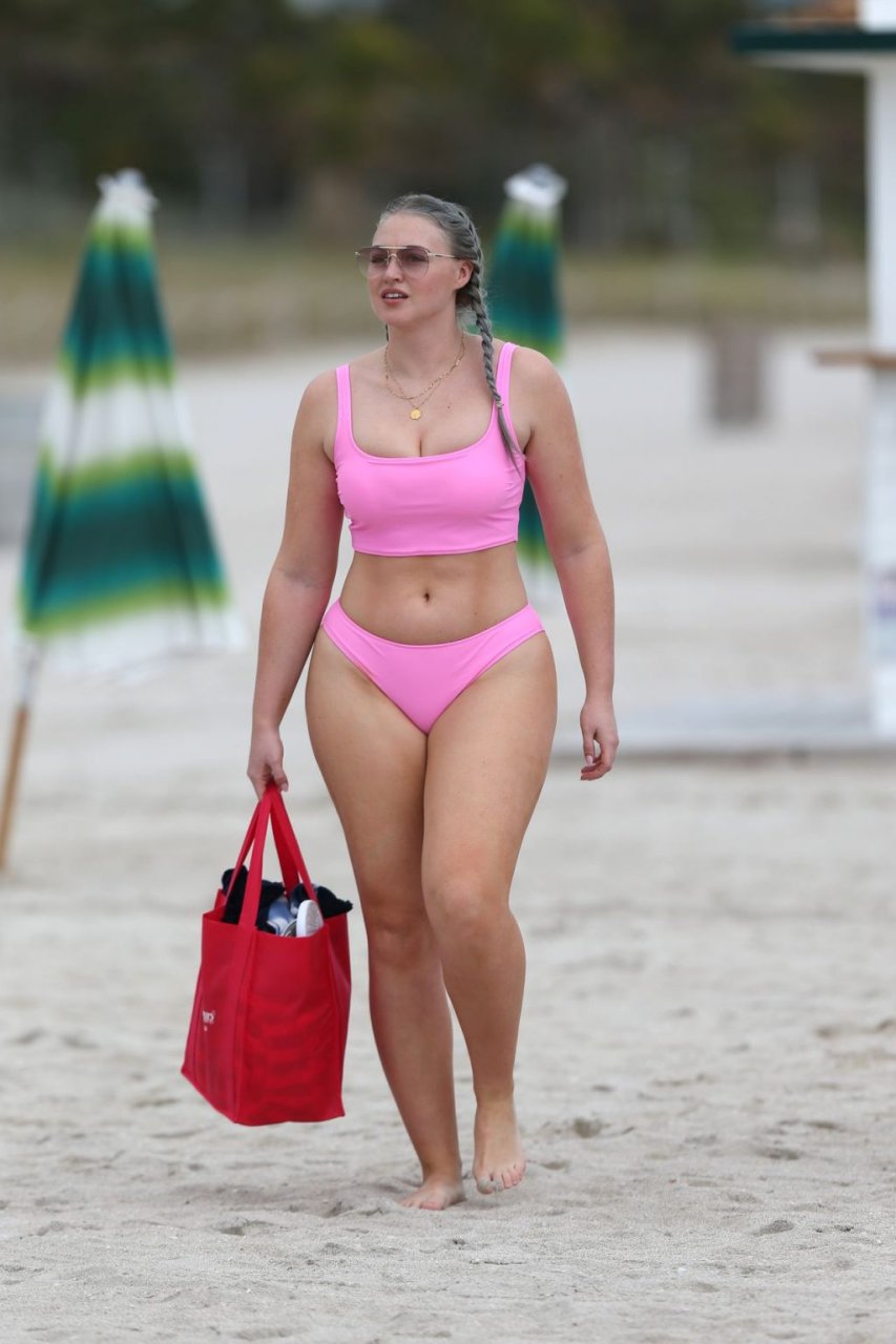 Iskra Lawrence Sexy (263 Photos)