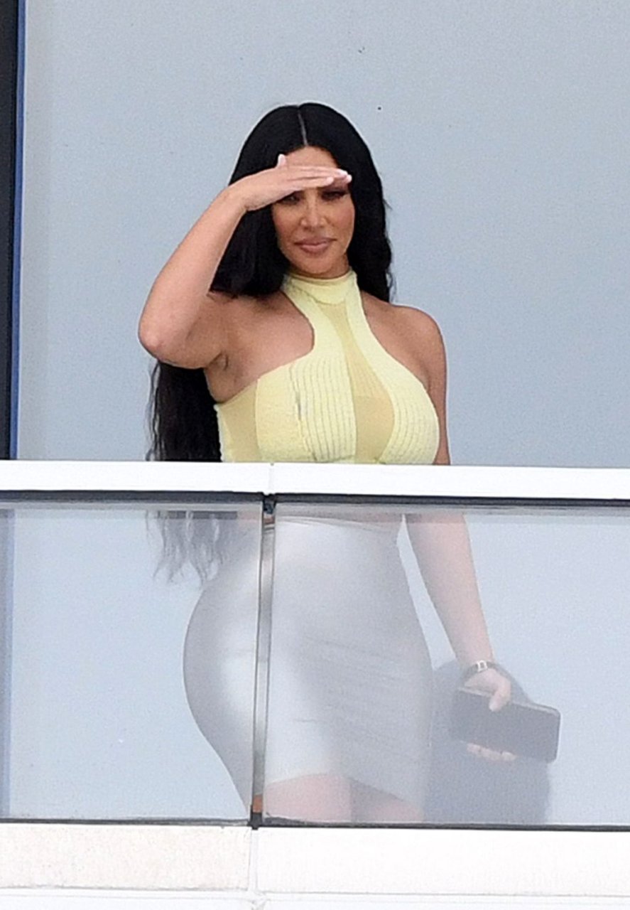 Kim Kardashian Sexy (142 Photos)