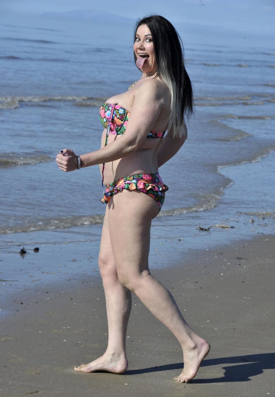 Lisa Appleton Hot &amp; Topless (24 Photos)