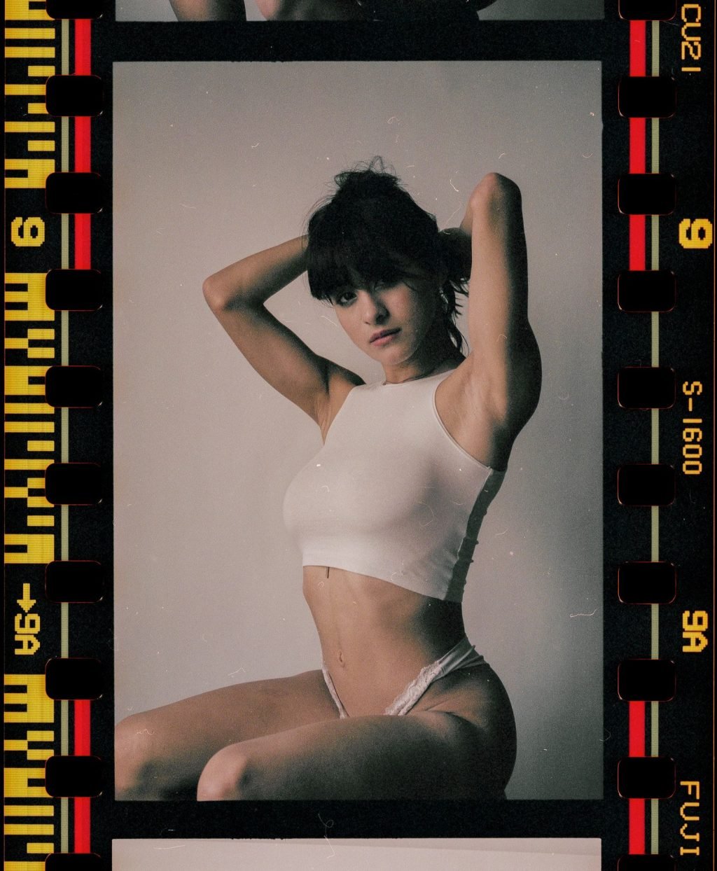 Mia Valentine Nude &amp; Sexy (21 Photos)