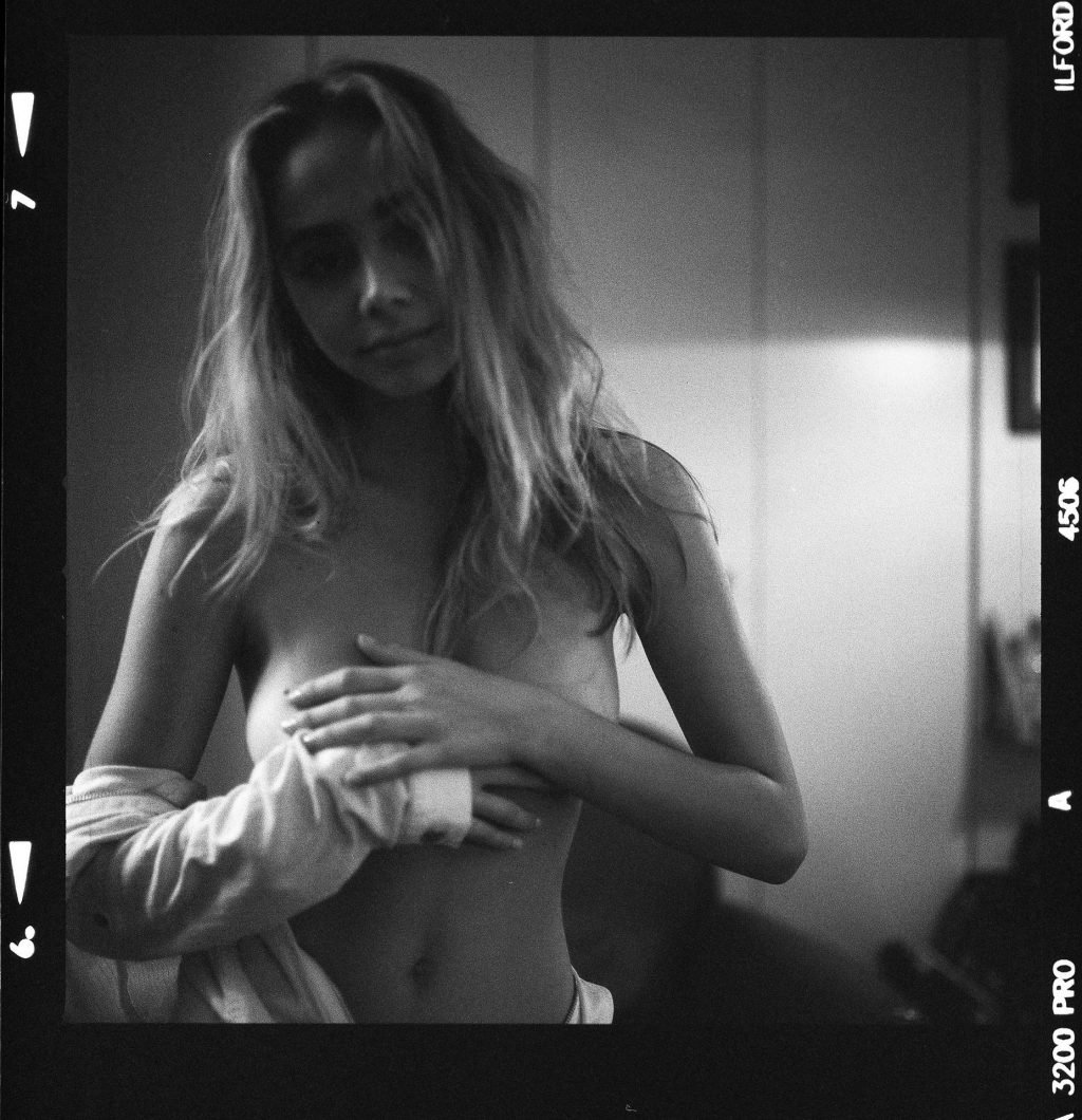 Paige Jimenez Sexy &amp; Topless (7 Photos)