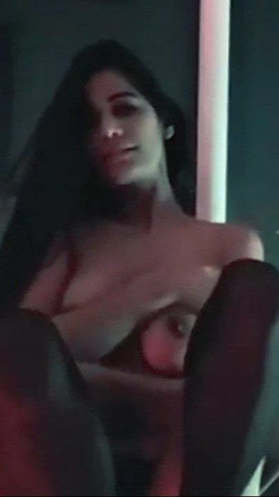 Poonam Pandey Nude Leaked Fappening (33 Photos + Video)