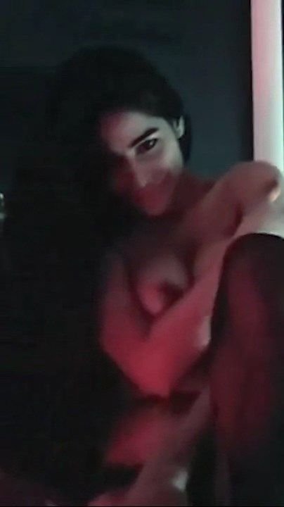 Poonam Pandey Nude Leaked Fappening (33 Photos + Video)