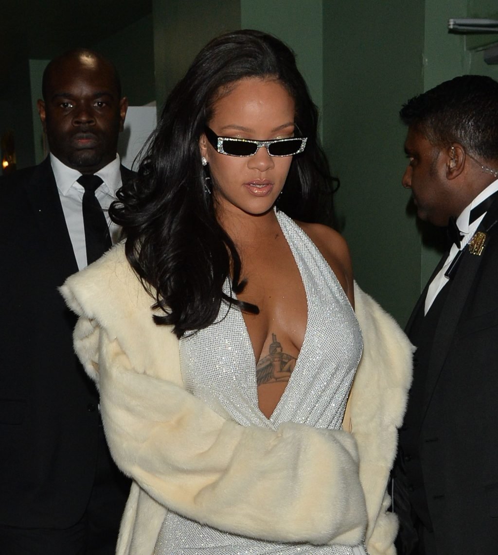 Rihanna Sexy (18 Photos)