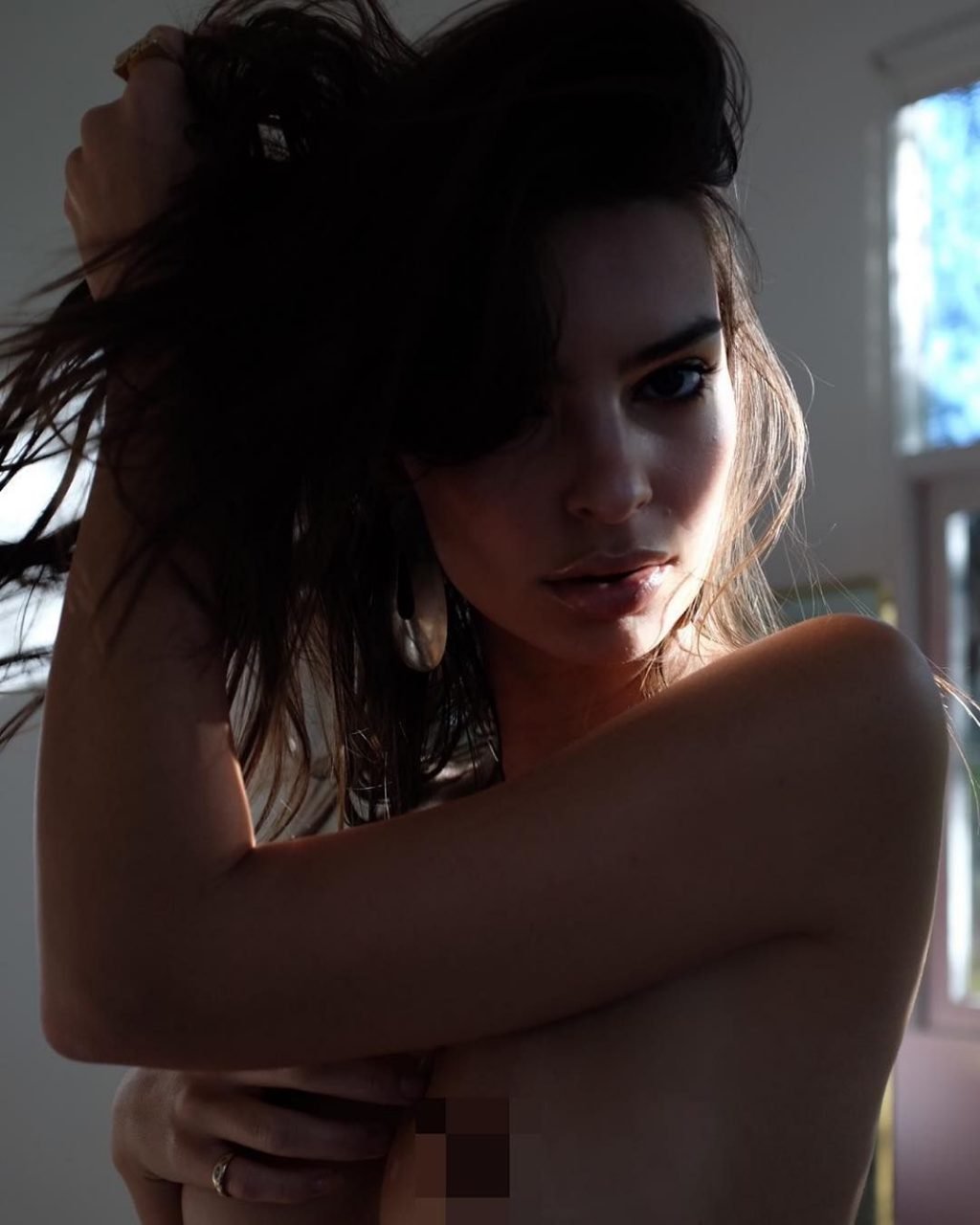Emily Ratajkowski Sexy &amp; Topless (78 Photos)