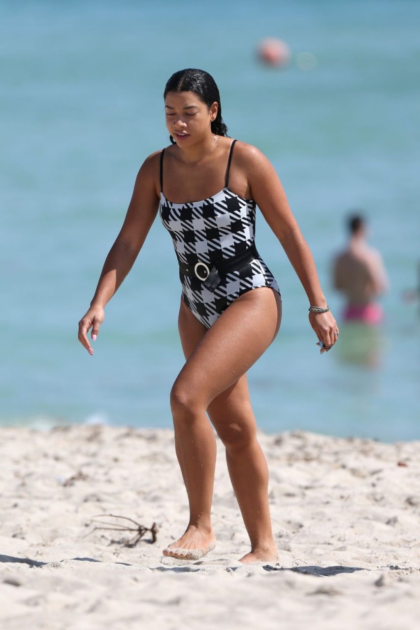 Hannah Bronfman Hot (27 Photos)