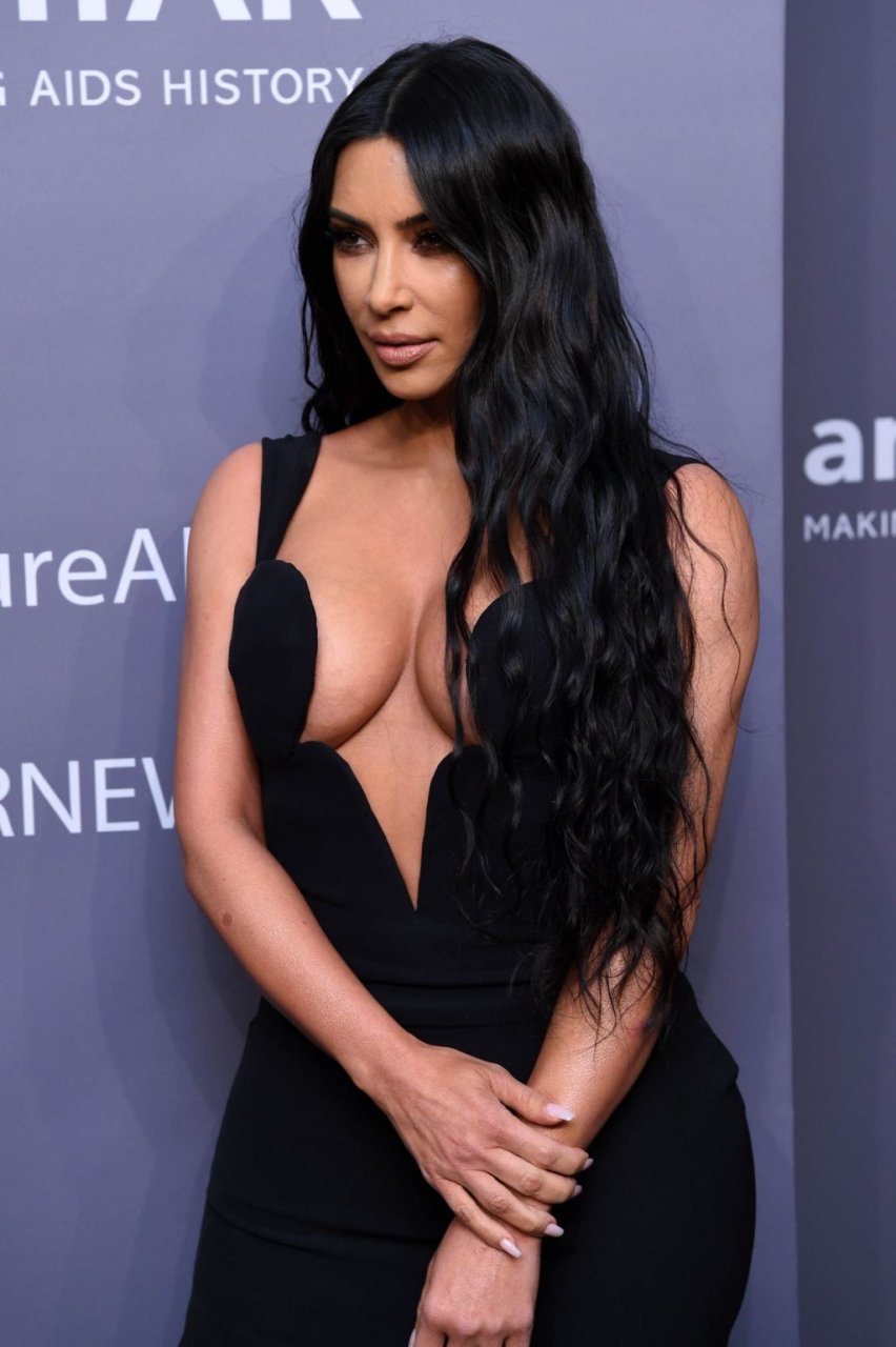 Kim Kardashian &amp; Kourtney Kardashian Sexy (100 Photos)
