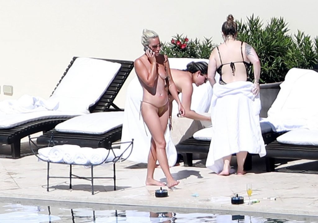 Lady Gaga Topless (12 Photos)