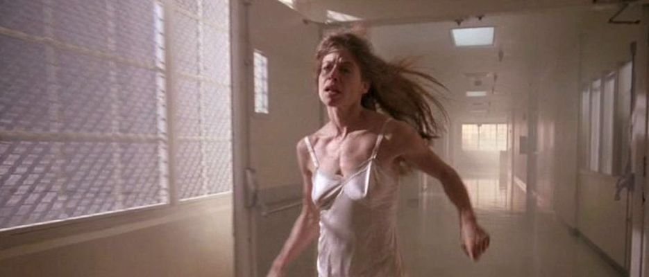 Here’s a new Linda Hamilton’s nude and sexy photo collection. 