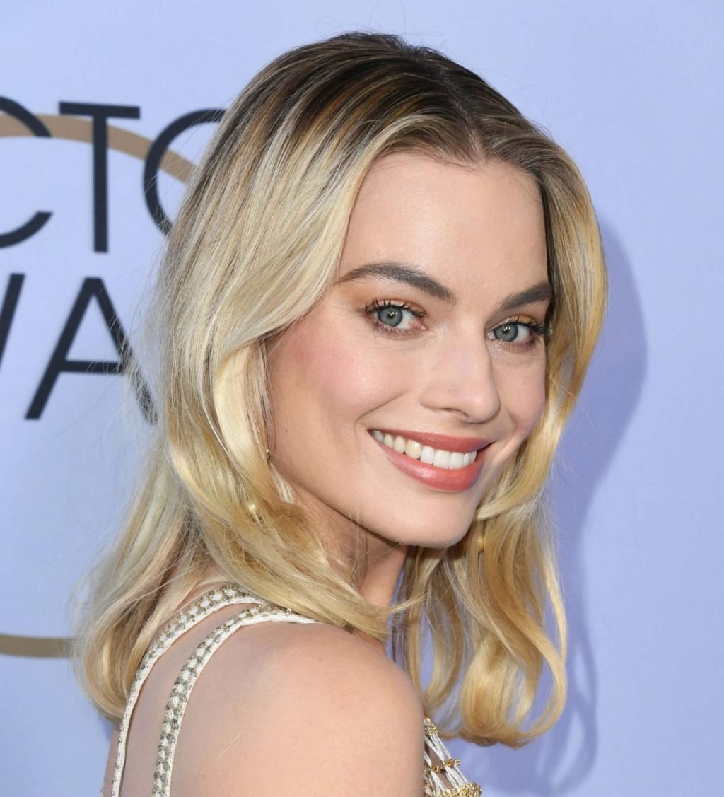 Margot Robbie Sexy (36 Photos)