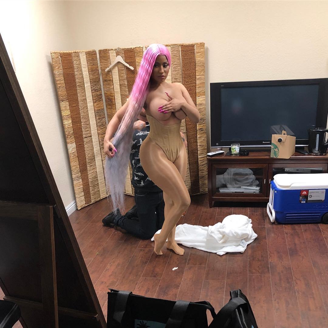 Nicki Minaj Topless 5 Photos Thefappening 
