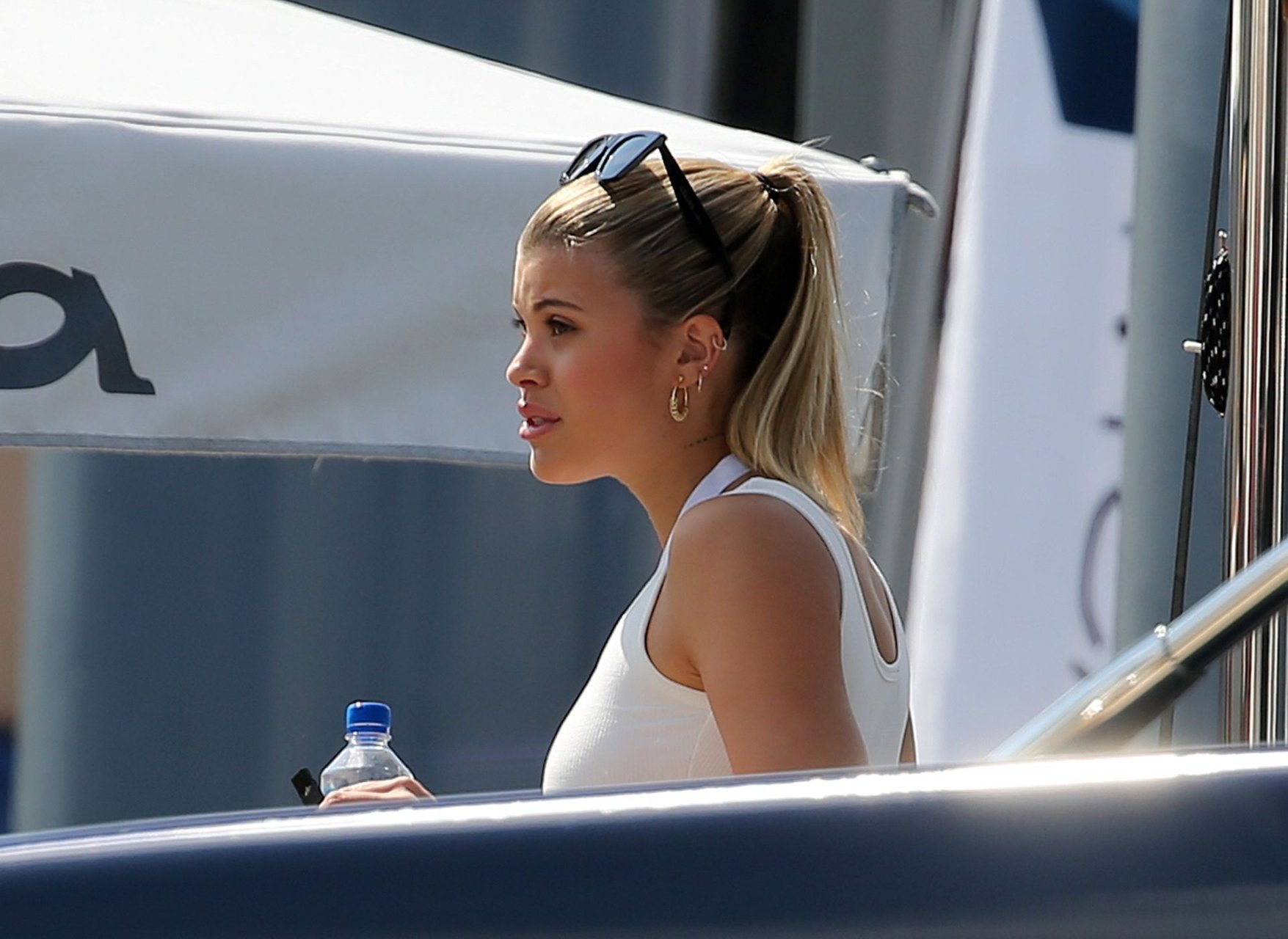 Sofia Richie (20) shows off her curves in a skintight minidress as she and ...