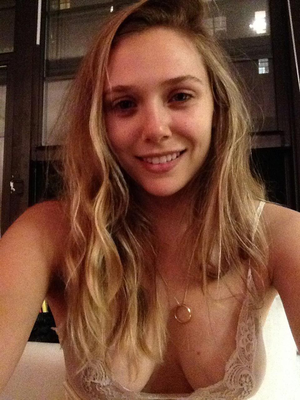 Elizabeth Olsen Nude &amp; Sexy Leaked Fappening (162 Photos + Videos) [Updated 08/17/21]