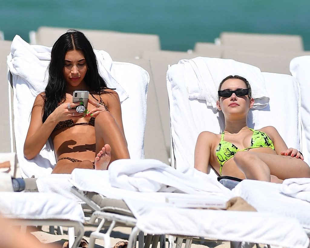 Beach leaked leopard bikini a in chantel sunbathing on jeffries Celebrity bikini