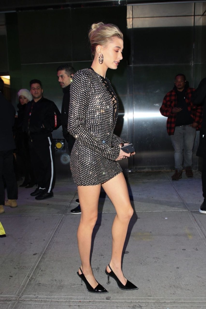 Hailey Baldwin Bieber Sexy (23 Photos)