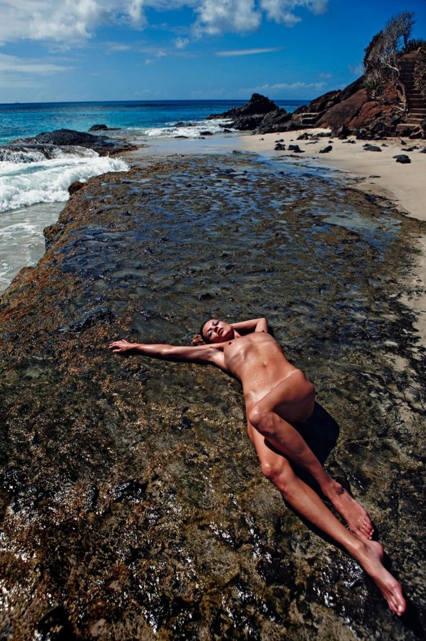 Kate Moss Nude (11 Photos)