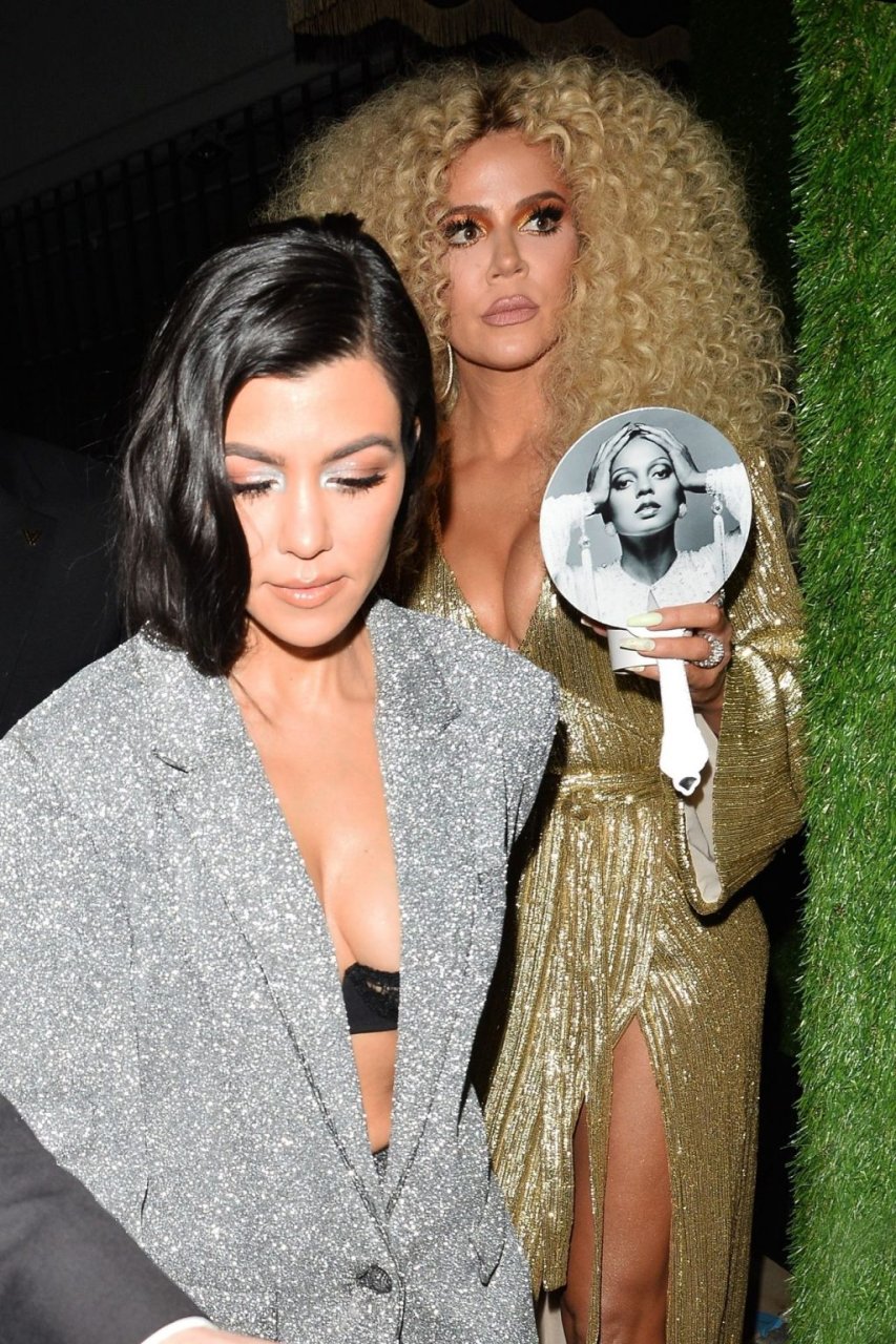Kourtney Kardashian &amp; Khloe Kardashian Sexy (100 Photos)