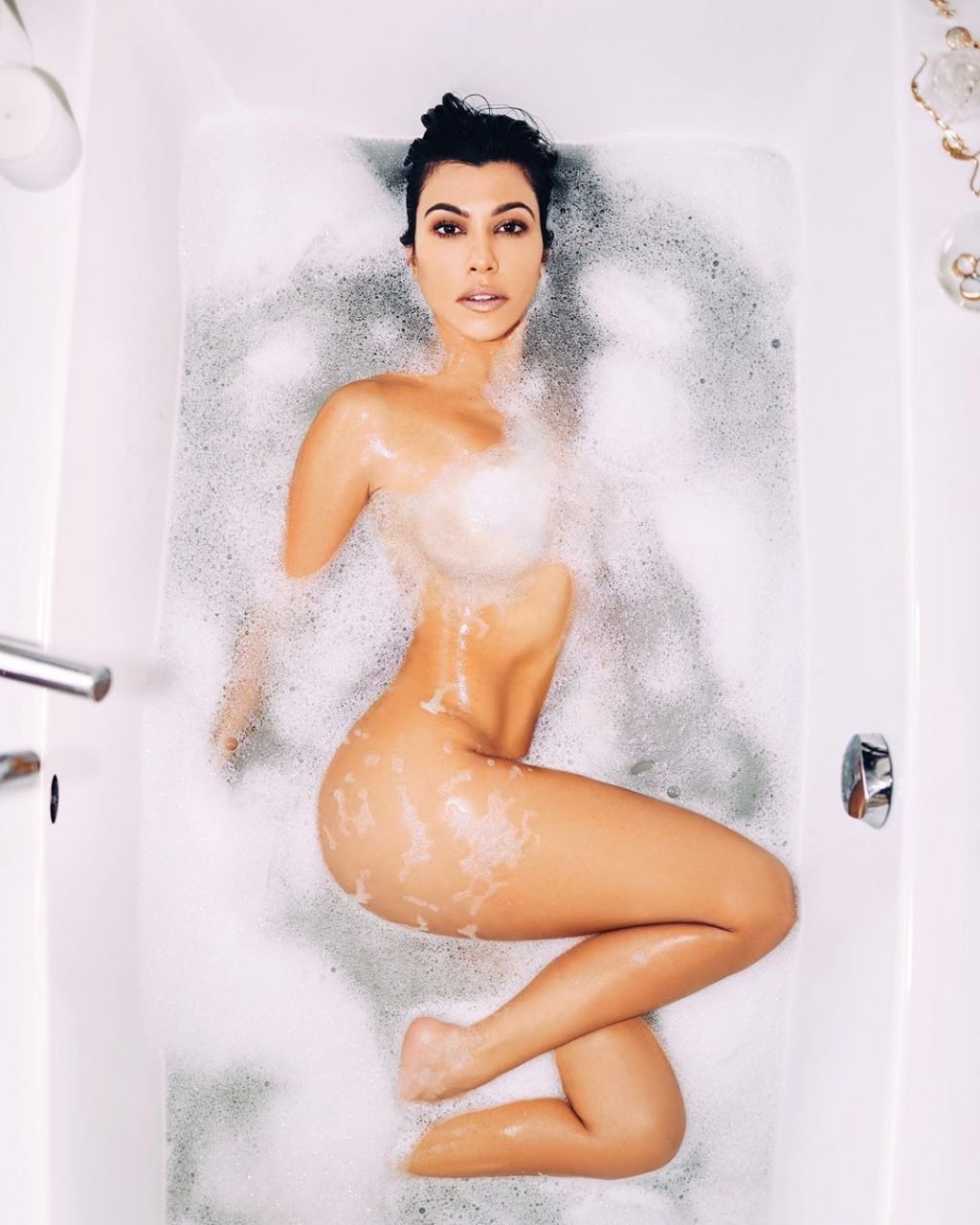 Kourtney Kardashian Nude (1 New Photo)