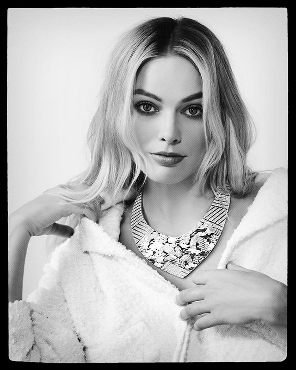 Margot Robbie Sexy (7 Photos)