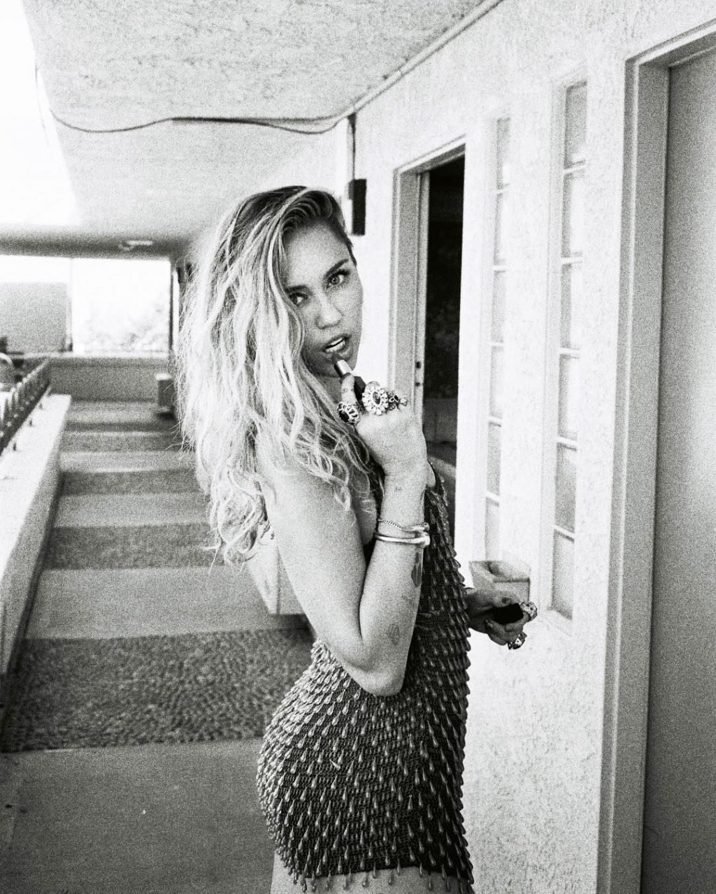 Miley Cyrus Nude &amp; Sexy (13 Photos)