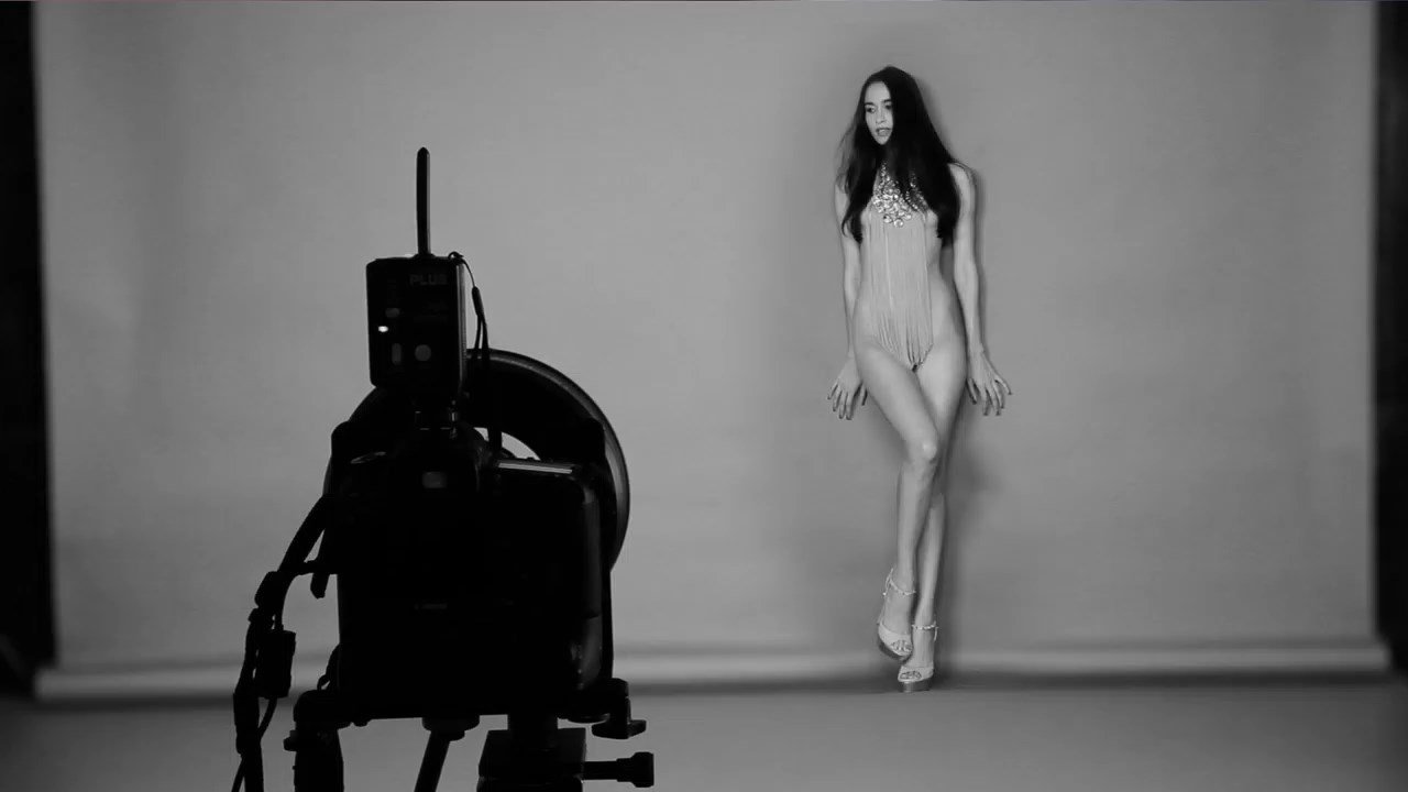 Nicole Williams, etc Nude & Sexy (50 Photos + Video) .