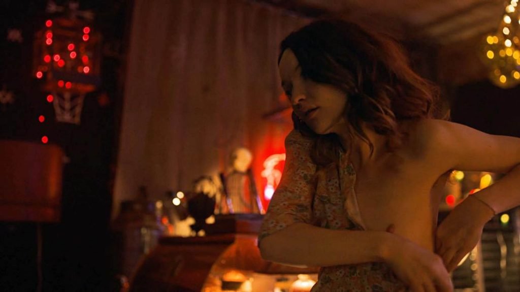 Emily Browning Nude – American Gods (9 Pics + GIF &amp; Video)