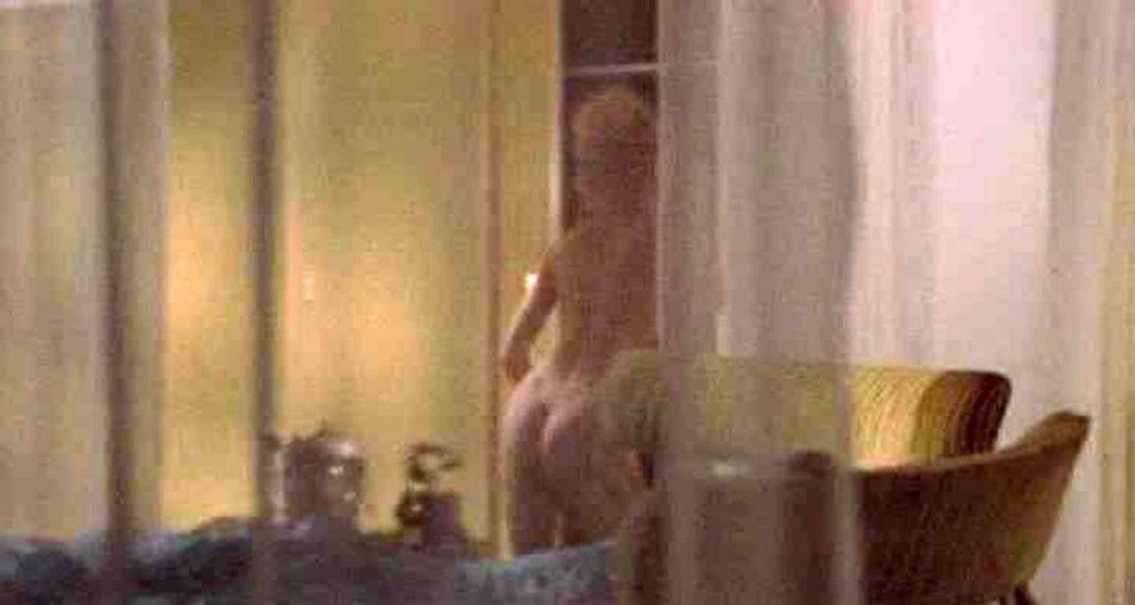 Goldi hawn nude.