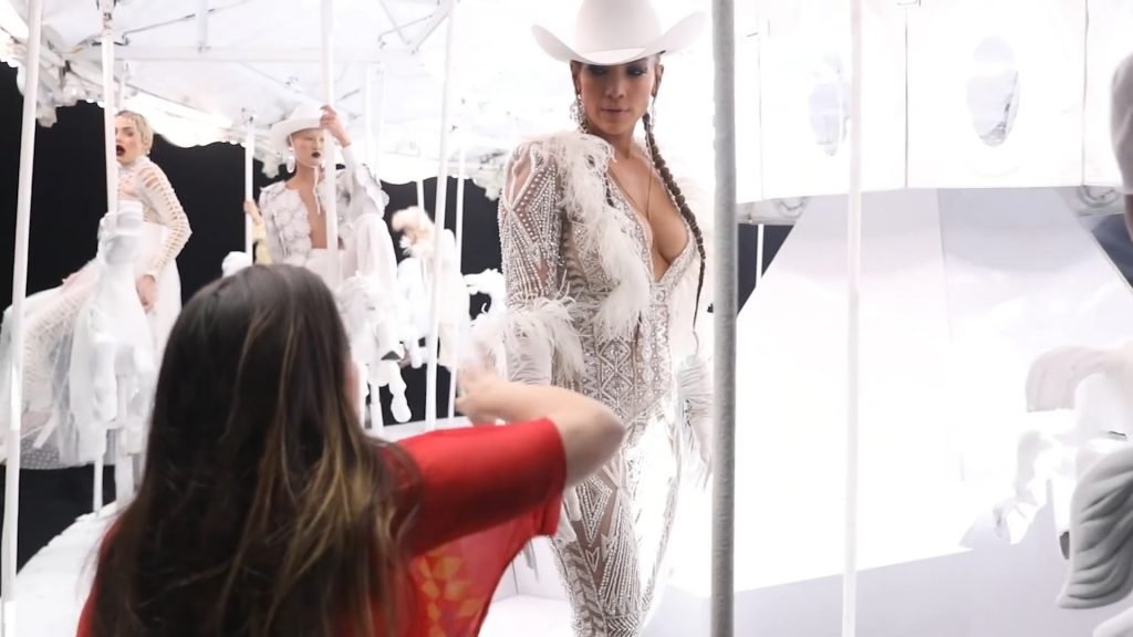 Jennifer Lopez Sexy (17 Photos + GIF &amp; Video)
