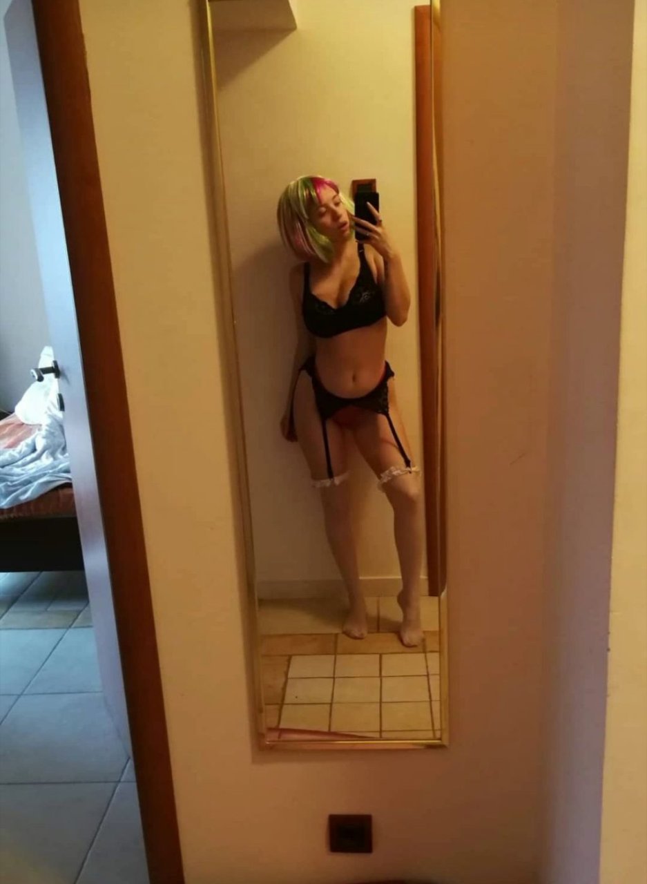 Katarina Bogićević Nude &amp; Sexy (13 Photos)