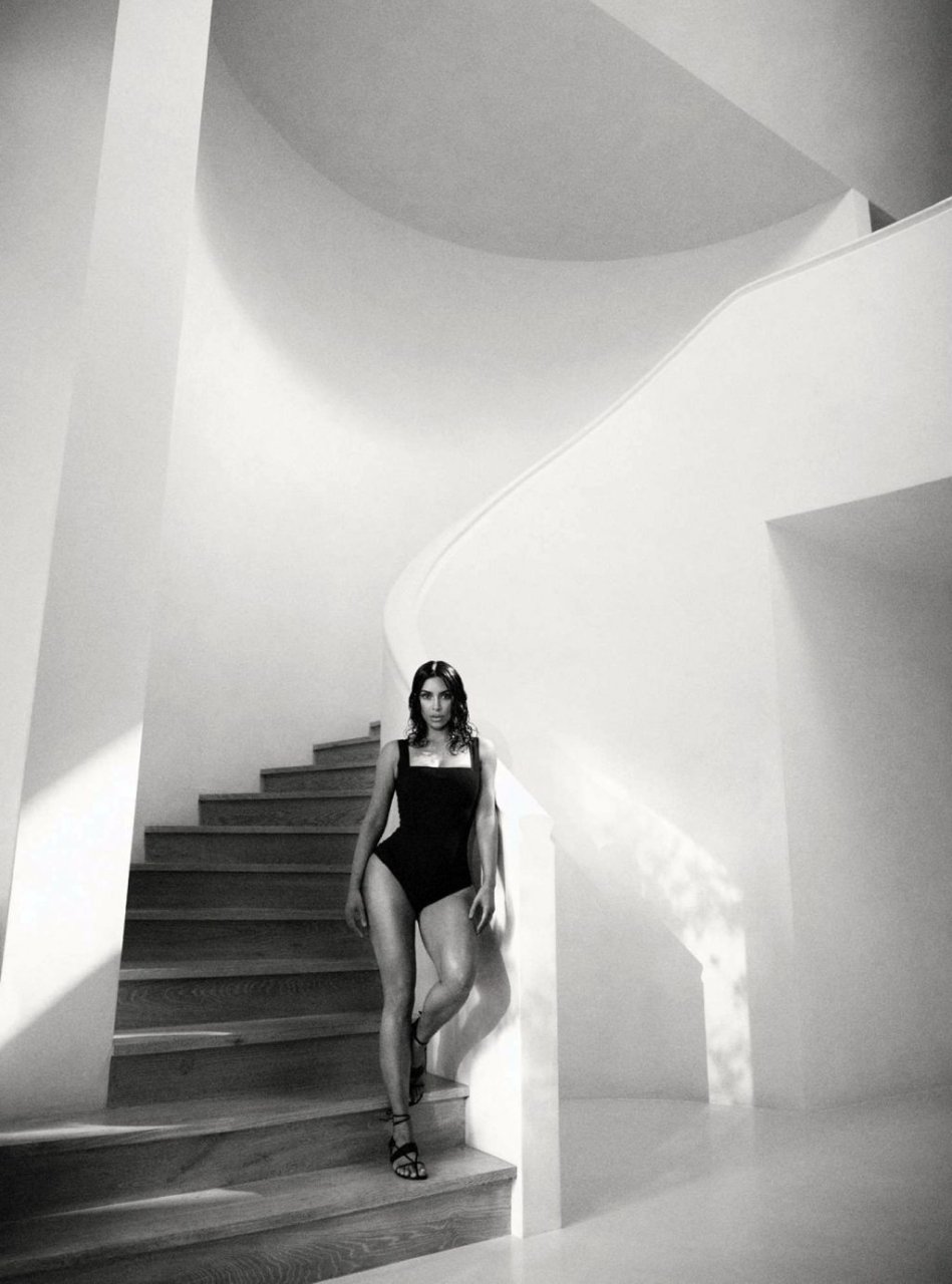 Kim Kardashian West (6 Sexy Photos)
