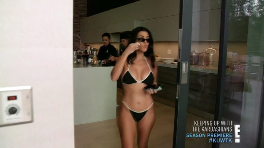 Kourtney Kardashian Sexy (29 Photos)