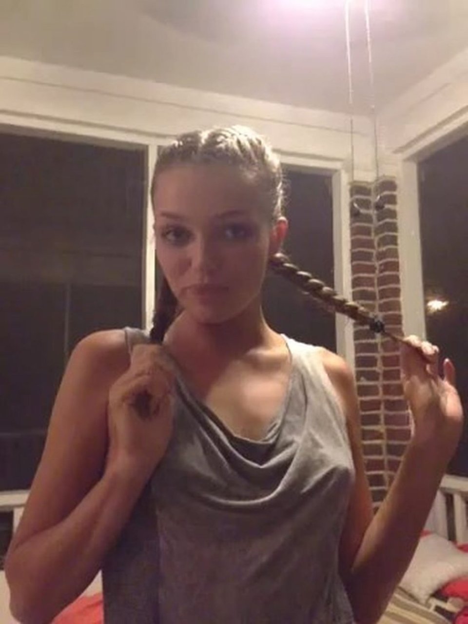 Lili Simmons Nude Leaked The Fappening (8 Pics + Video)