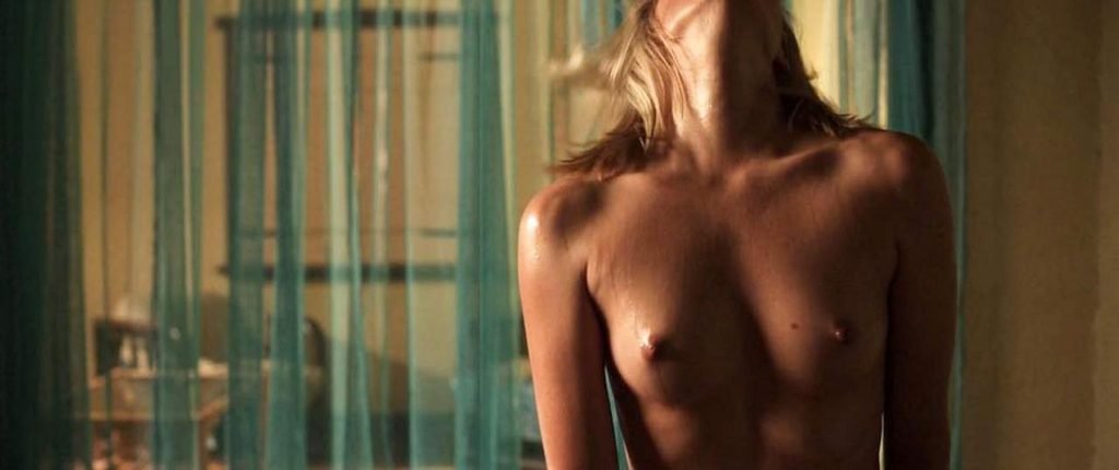 Sarah Filippi Nude – Burning Kiss (4 Pics + GIF &amp; Video)