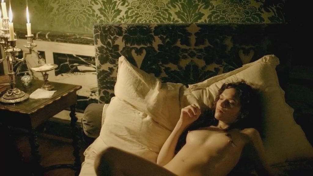 Anna Brewster Nude – Versailles (10 Pics + GIF &amp; Video)