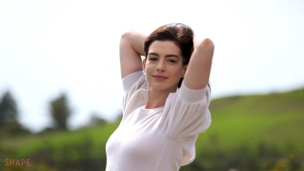 Anne Hathaway Sexy (58 Pics + Video)