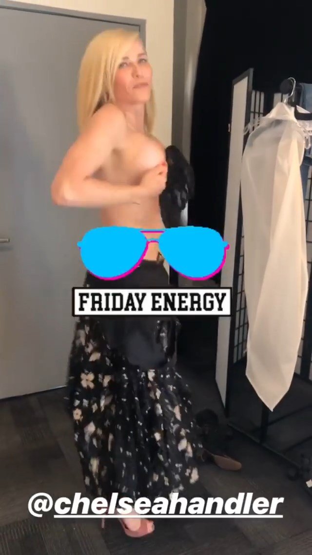 Chelsea Handler Sexy &amp; Topless (13 Pics + Video)