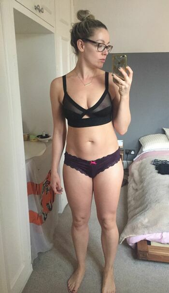 Cherry Healey Nude And Sexy Leaked Fappening 3 Photos Thefappening